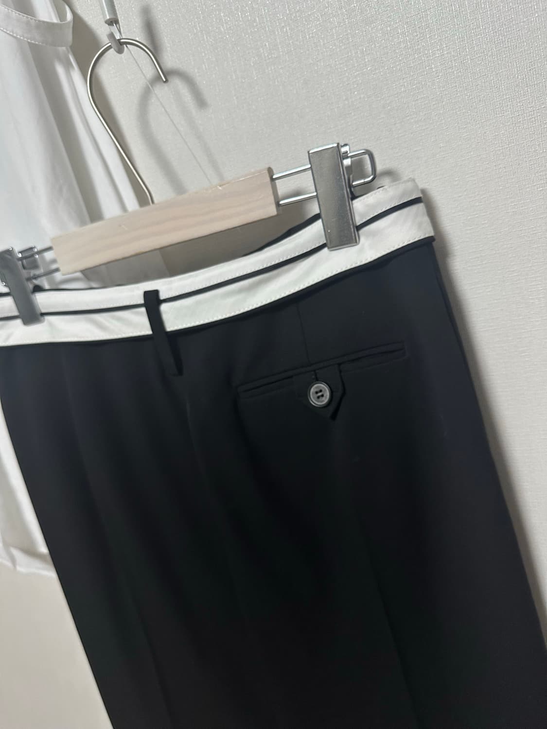 LE CIEL BLUE 트위스트 라이닝 미디스커트 상품이미지5