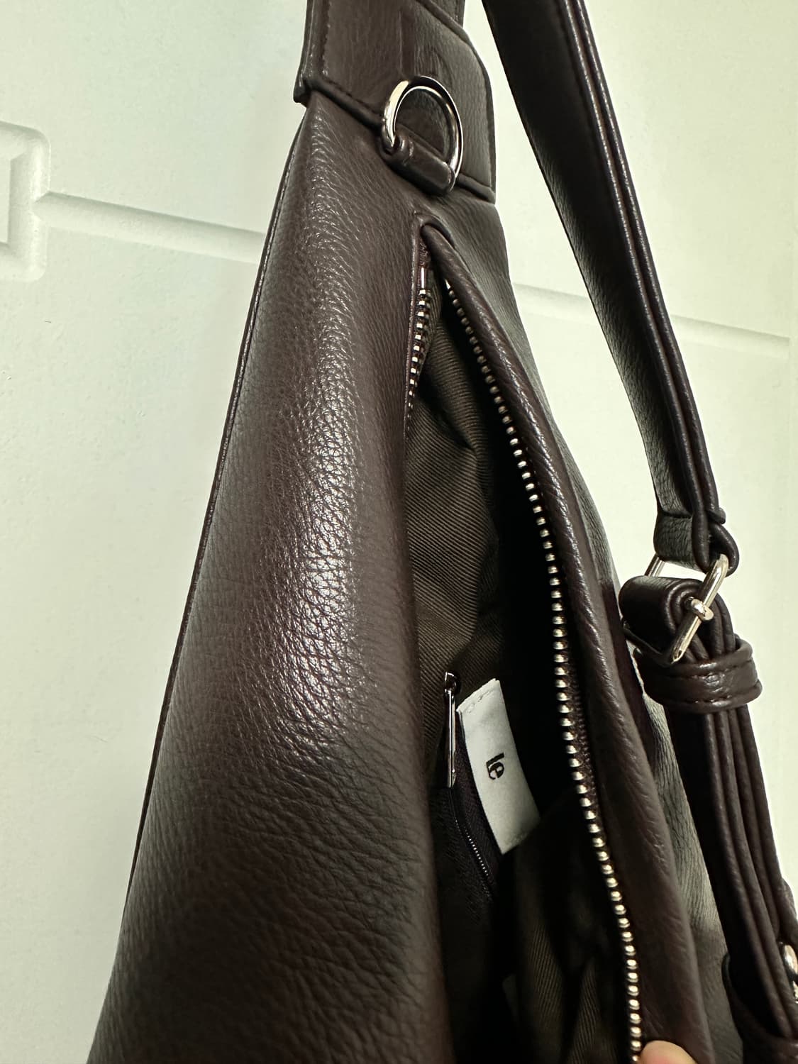 르 슬링 백 (브라운) 상품이미지5