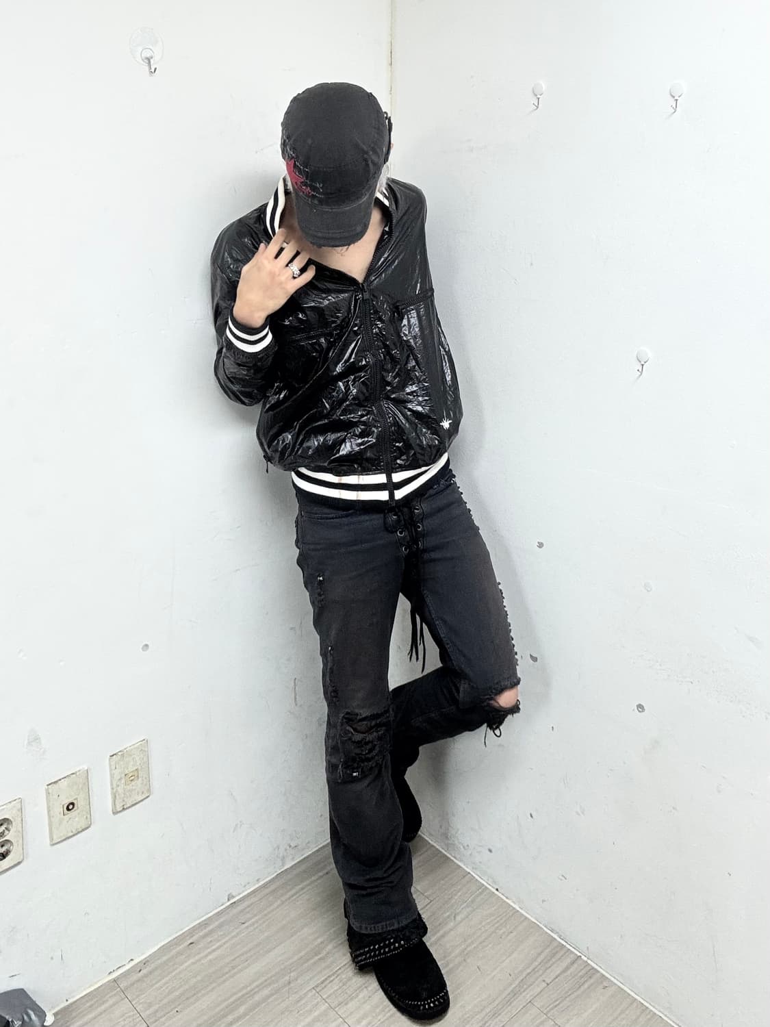 Glossy Zipper Detail Nylon Jacket 상품이미지3