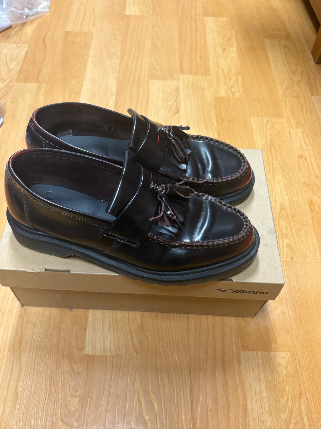 닥터마틴 아드리안 체리레드 uk9 상품이미지1