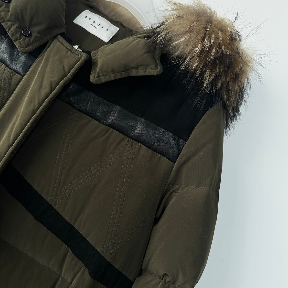 산드로 라쿤 퍼 후드 다운 패딩 상품이미지2