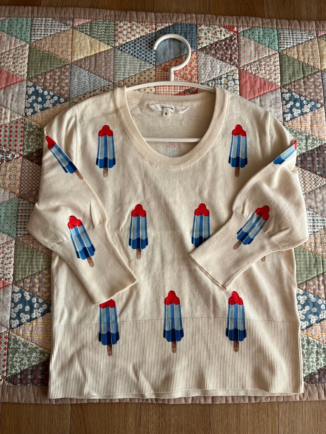 푸시버튼 니트 상품이미지3