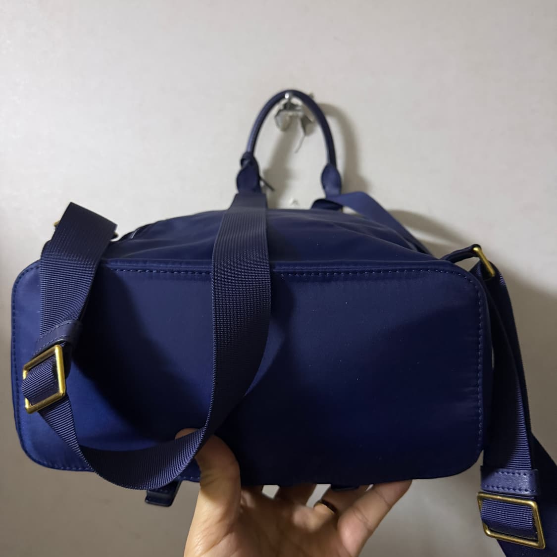 토리버치 나일론 투포켓 백팩 블루 상품이미지5