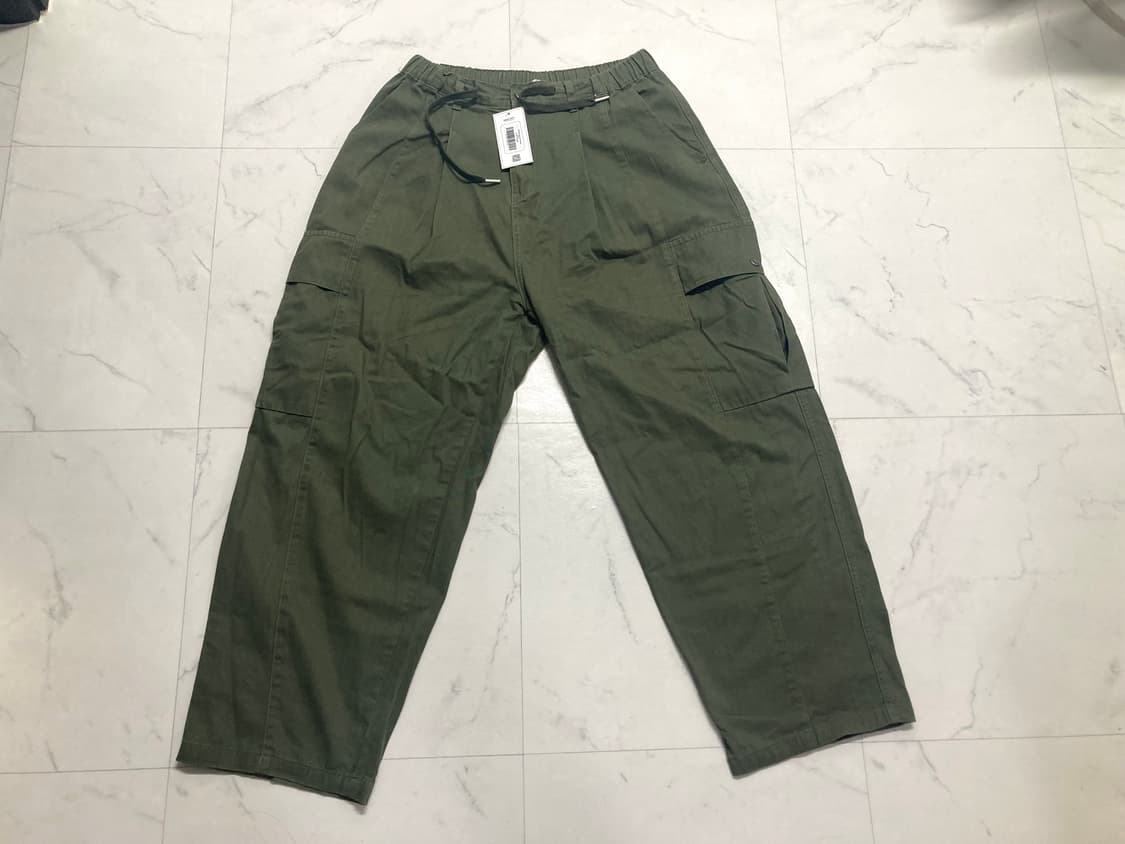 (새상품)언아웃핏 원턱 와이드 세미밴딩 카고 팬츠 36-38 상품이미지1