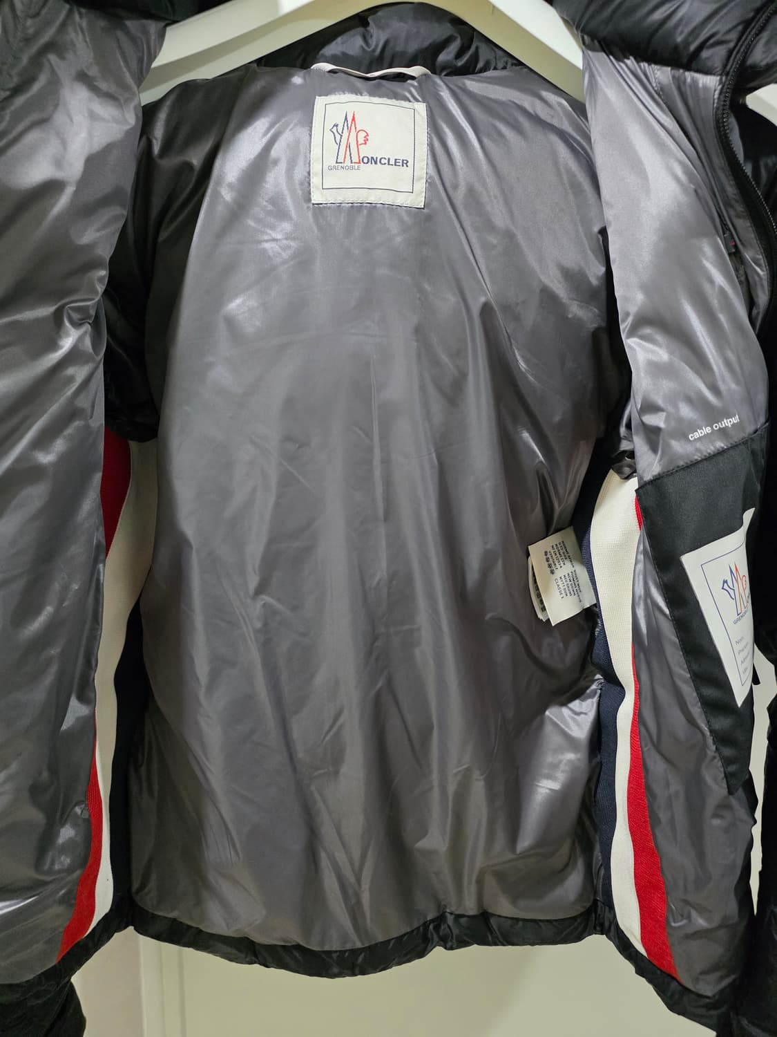 몽클레어 그레노블 BECKLER 블랙 패딩 상품이미지5