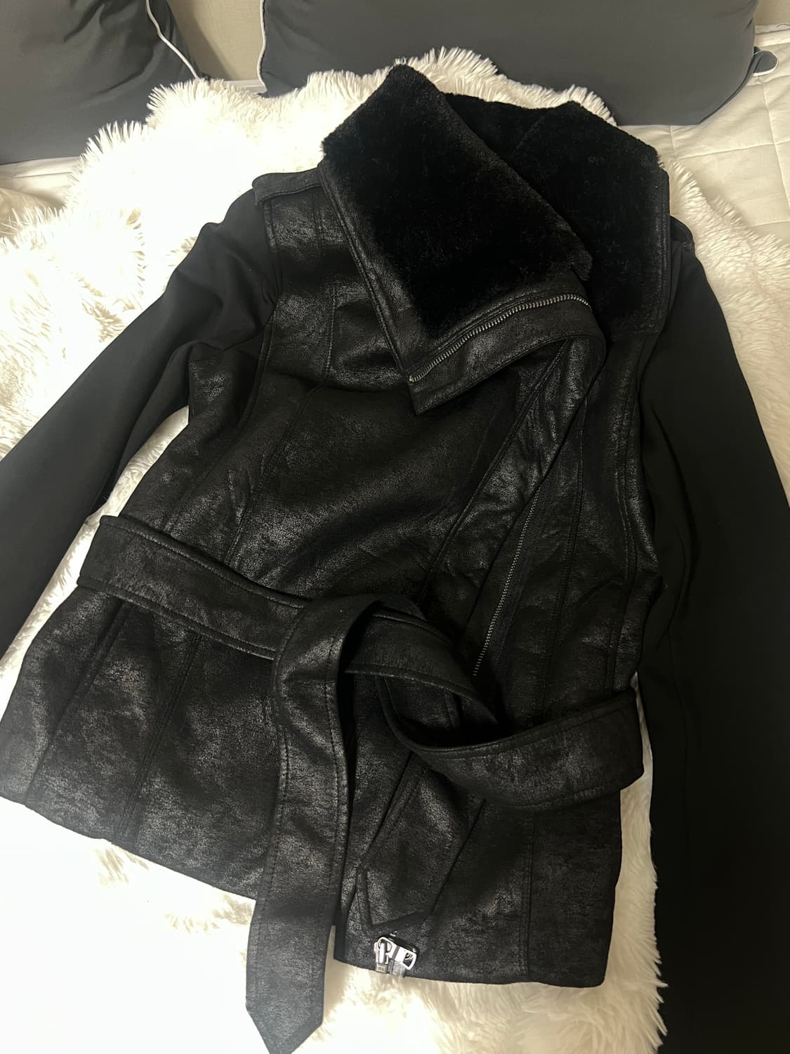 A|X 아르마니익스체인지 블랙퍼 무스탕 상품이미지3