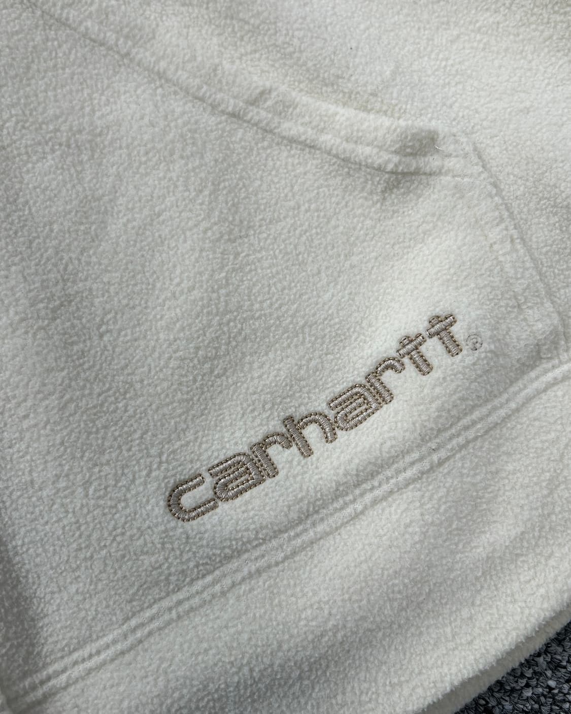 칼하트 아이보리 후드 플리스 집업  상품이미지3