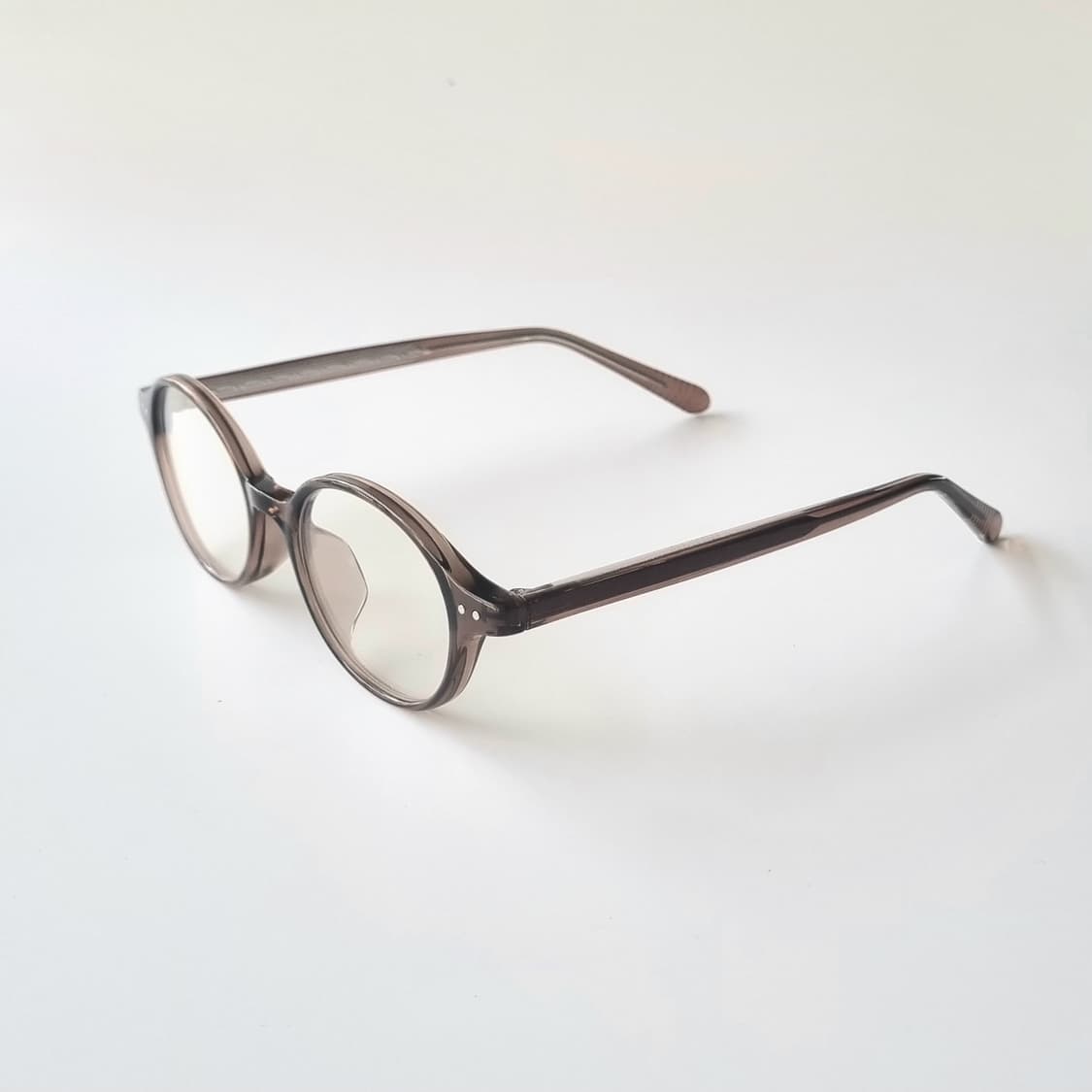 빈티지 타원형 레트로안구 뿔테 연브라운 안경테 상품이미지4