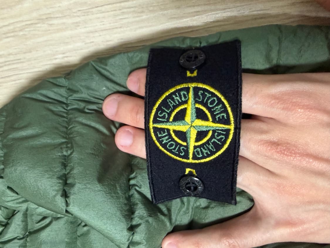 스톤아일랜드 경량패딩 올리브그린 L 상품이미지2