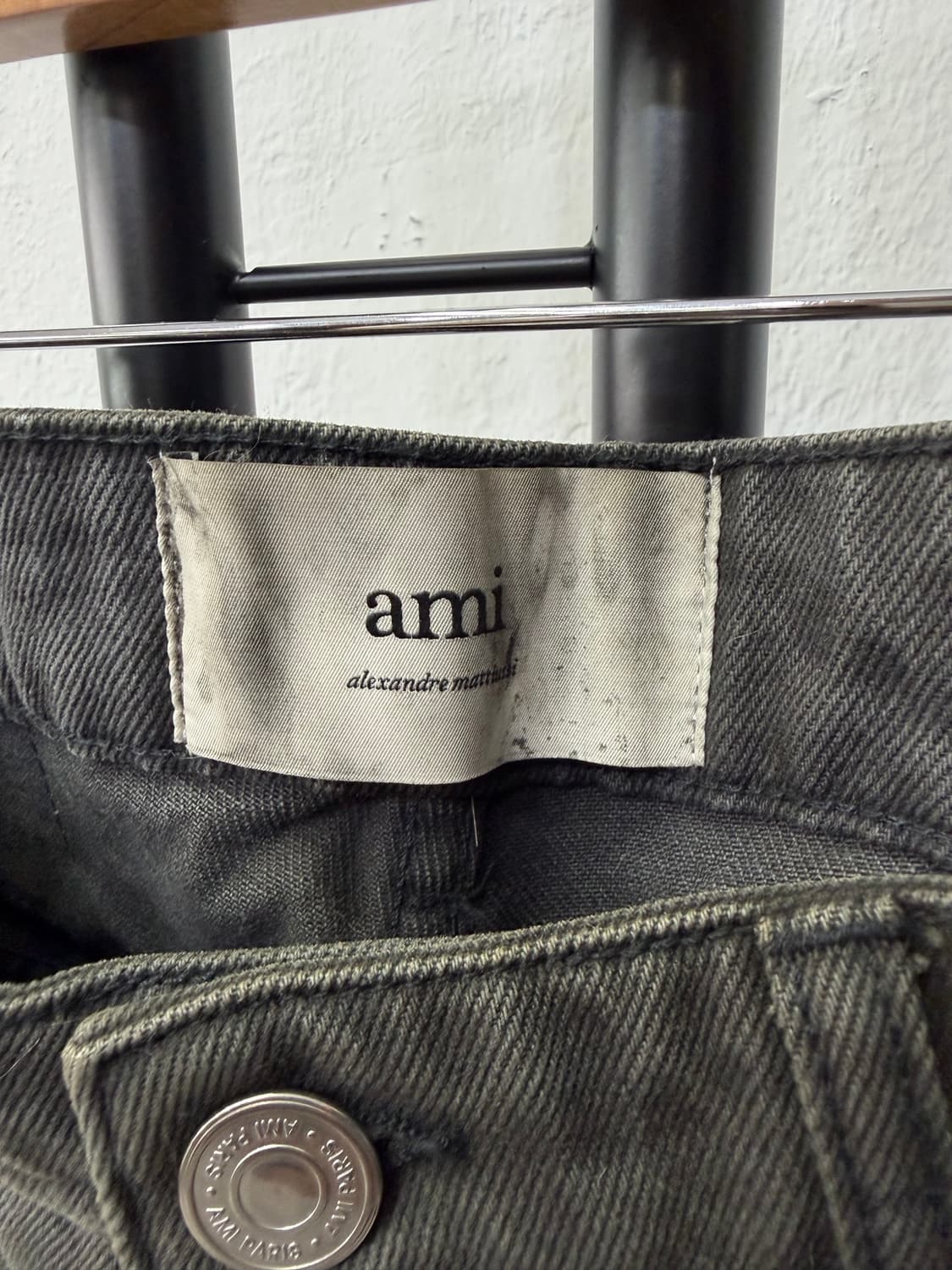 매장판정품) AMI 아미 24ss 드파인 스톤 워싱 데님 팬츠 32인치 상품이미지7