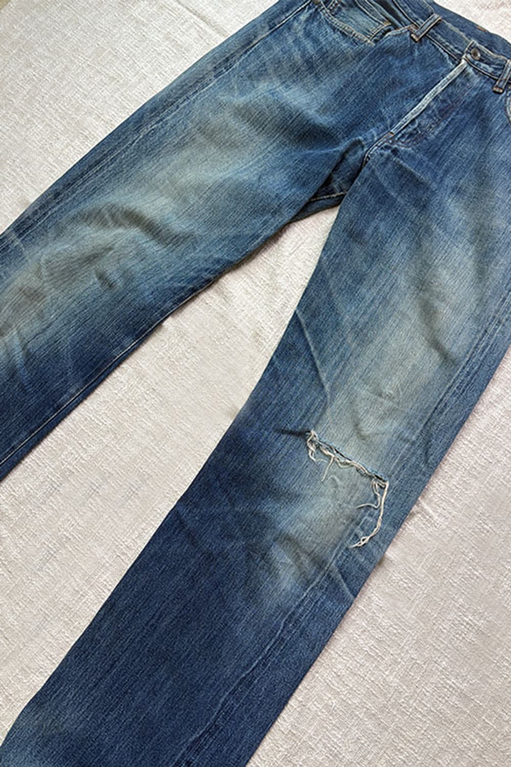 Distressed Straight Leg Selvedge Jeans 상품이미지5