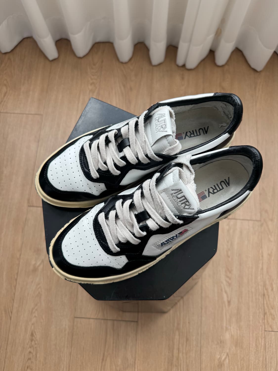 (촬영소품) 280 오트리 메달리스트 스니커즈 상품이미지10