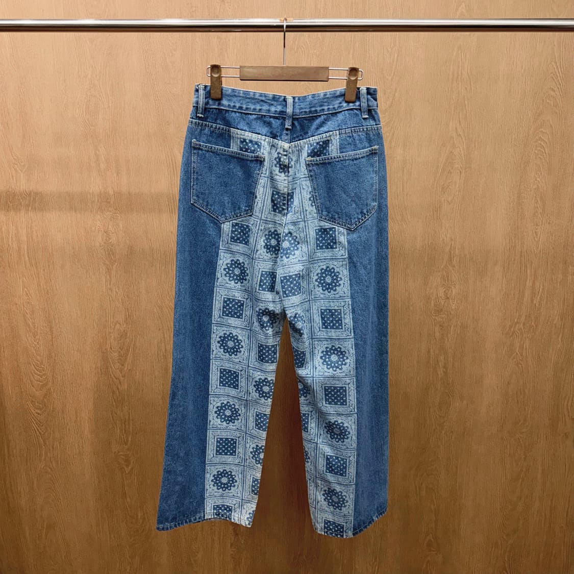 빈티지 데님 팬츠 반다나 패턴 배색 디테일 와이드 스트레이트핏 중청 상품이미지3