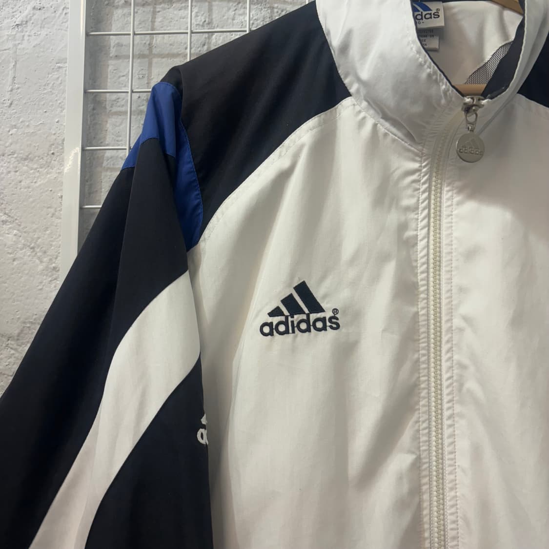 90s 아디다스 올드스쿨 흰 검 가오리 바람막이 2XL 상품이미지5