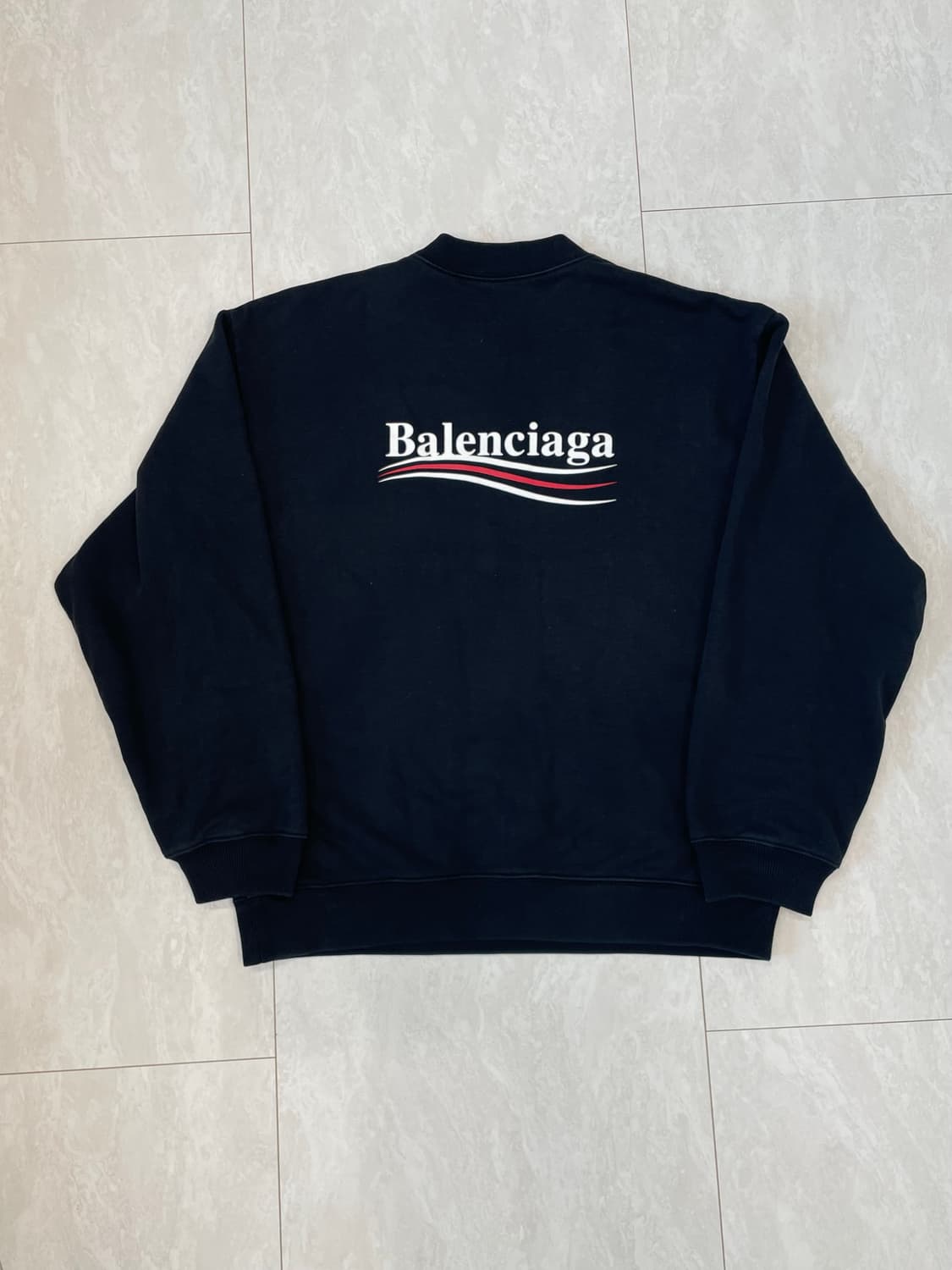 발렌시아가 웨이브 로고 맨투맨 (백택) 상품이미지1