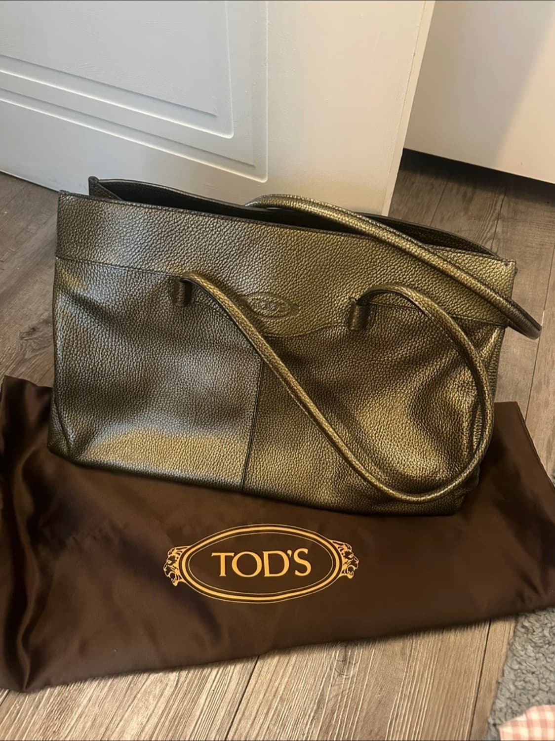 TOD'S 토즈 레더 토트백 브론즈 상품이미지1