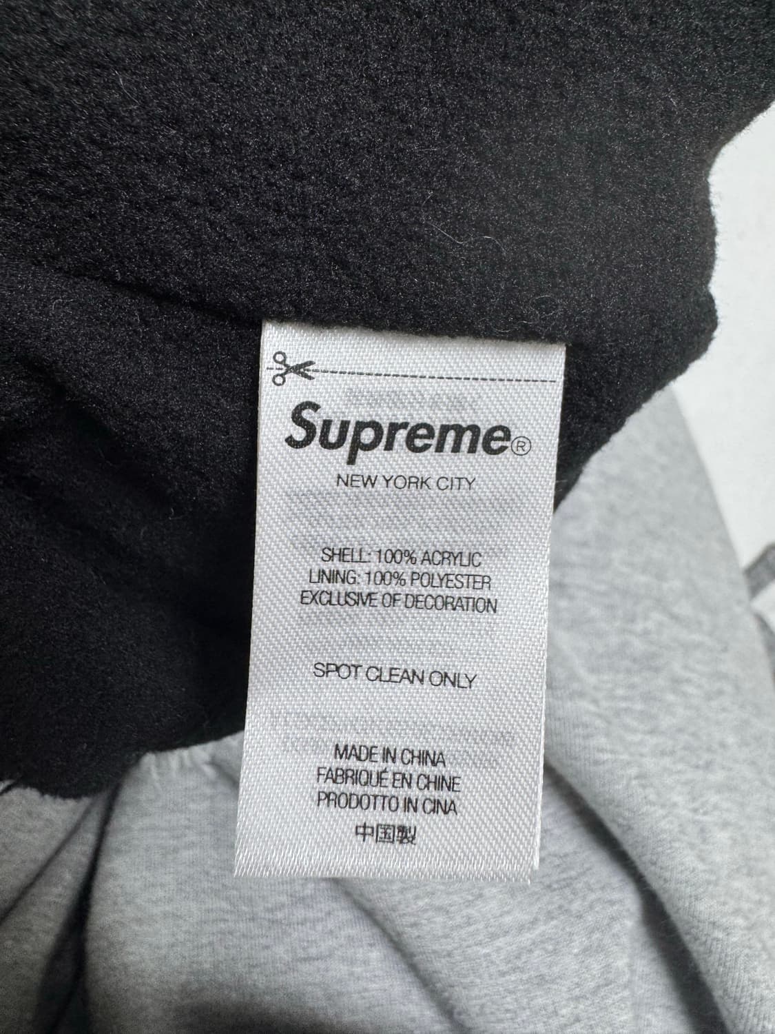 슈프림 펠트 아플리케 이어플랩 비니 화이트 25fw 상품이미지5