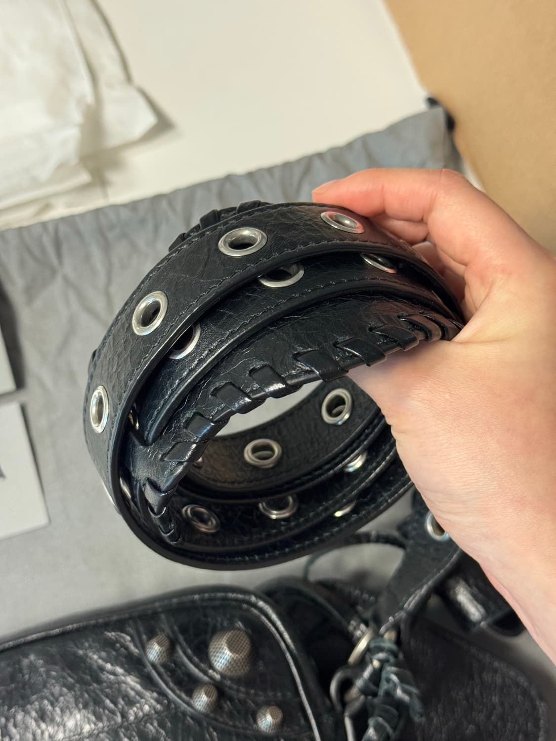 발렌시아가 르카골 남성 크로스백 상품이미지7