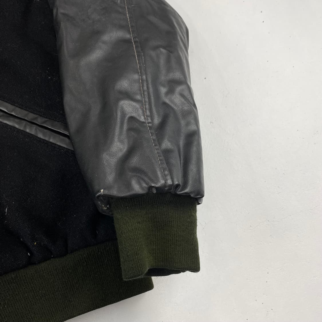 게임 USA 빈티지 자수 레더 암 배색 바시티 자켓 (100) 상품이미지6