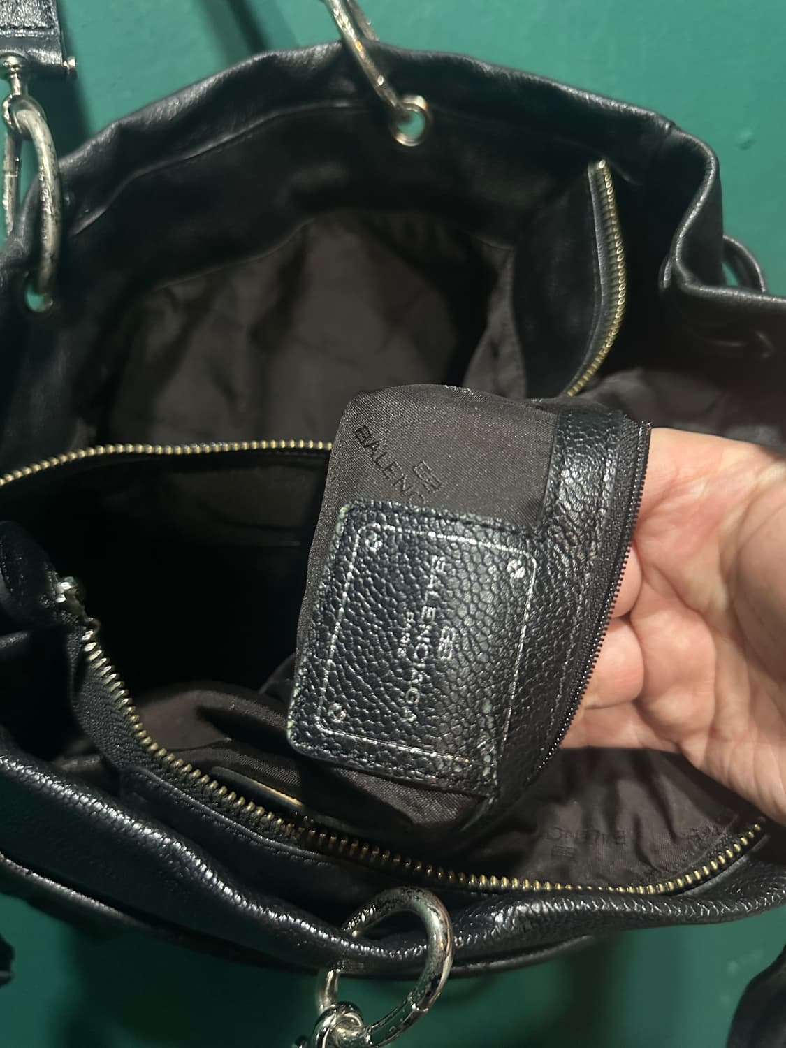 발렌시아가 bb로고 은장 퀼팅 숄더백 상품이미지9