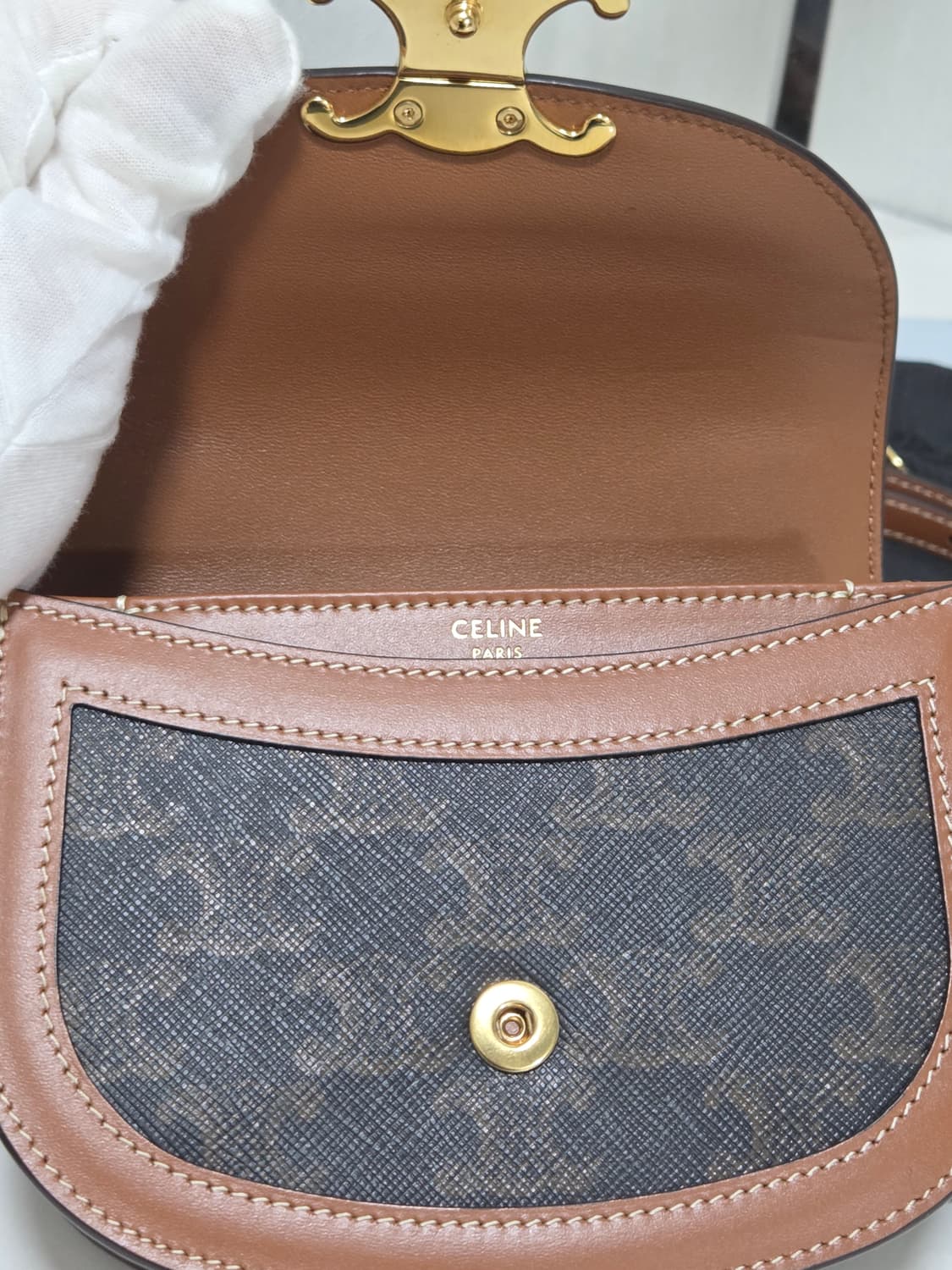 [새상품급] 셀린느 트리오페 클레아 미니 베사체 Tan 상품이미지9