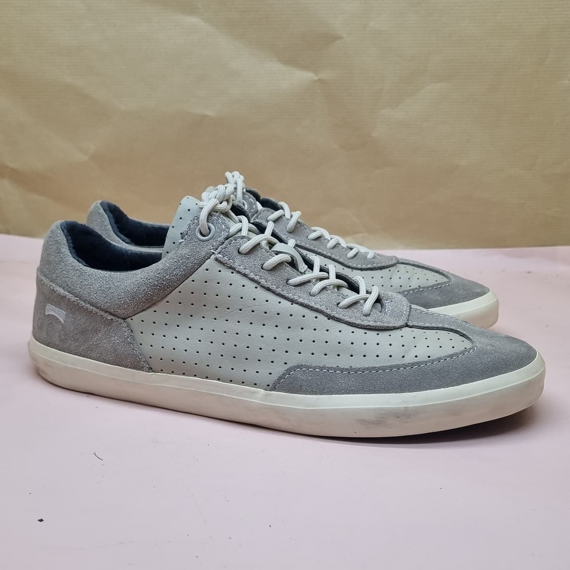 캠퍼 그레이 스니커즈250 상품이미지1