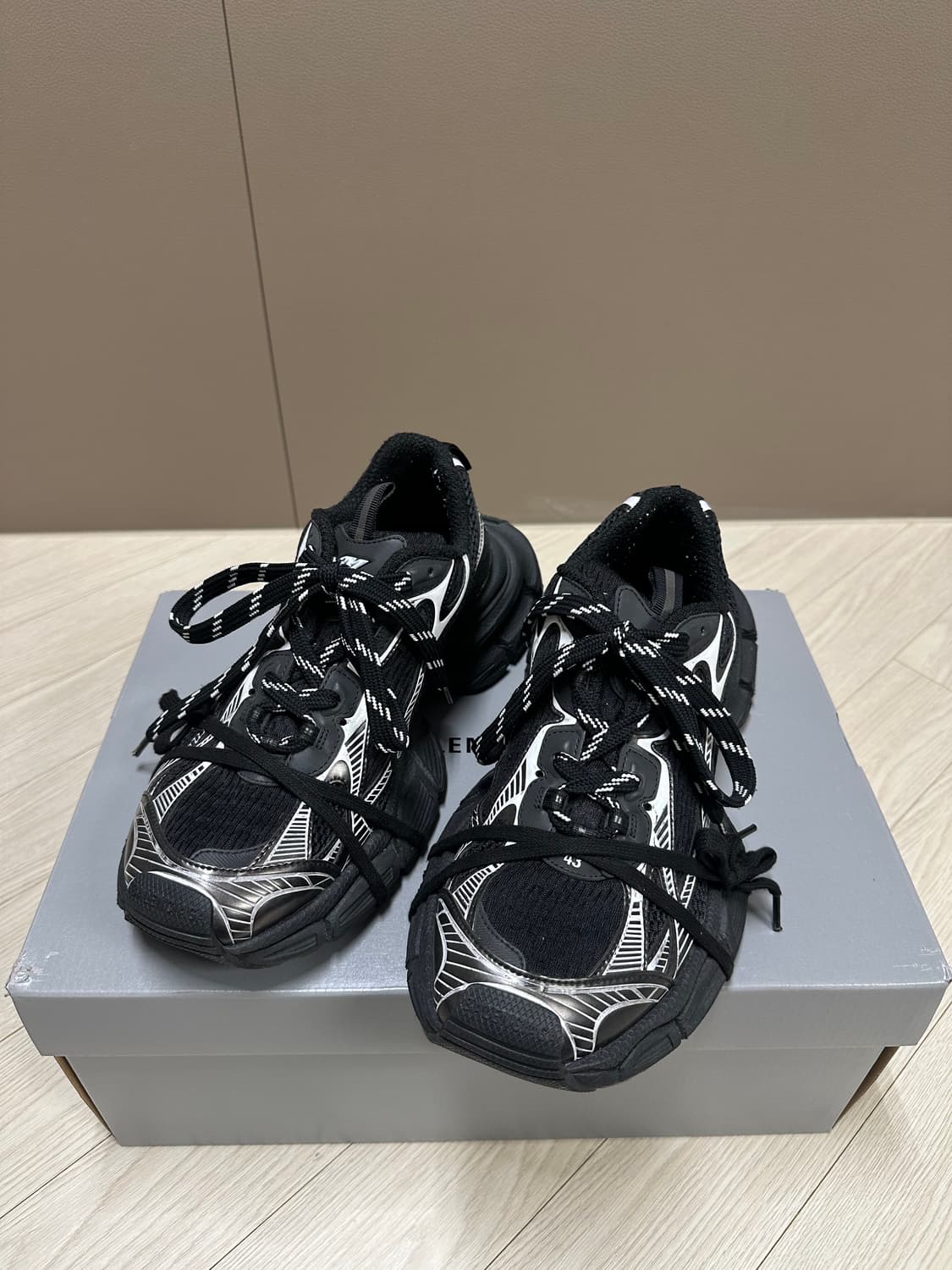 발렌시아가 3XL 블랙 43 상품이미지5