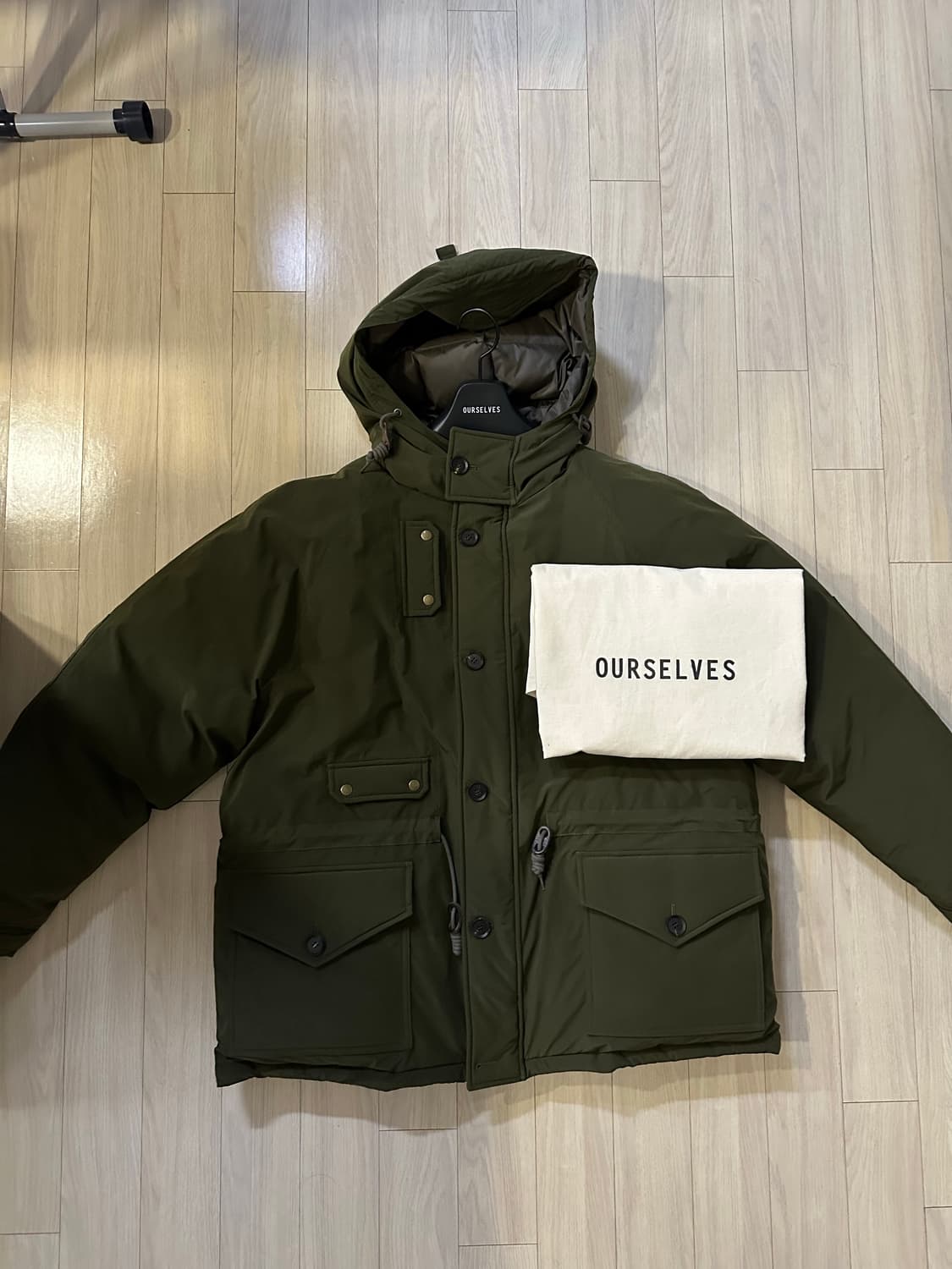 아워셀브스 25FW 구스 다운 스목 파카 올리브 2 상품이미지1