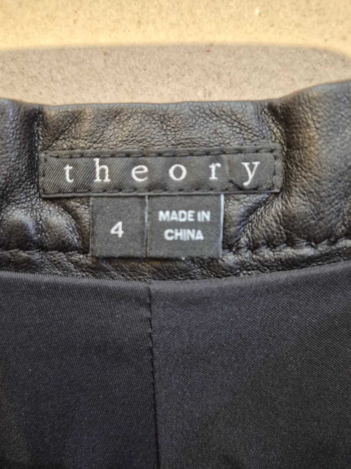 띠어리 양가죽 플리츠 미니 스커트 상품이미지6