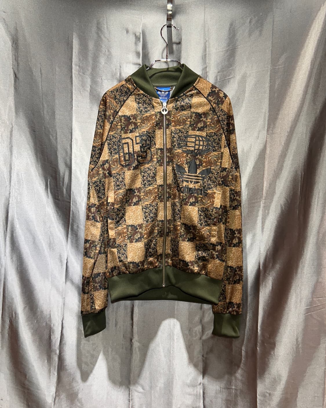 M 아디다스 리얼트리 카모패턴 카키 트랙탑 상품이미지2