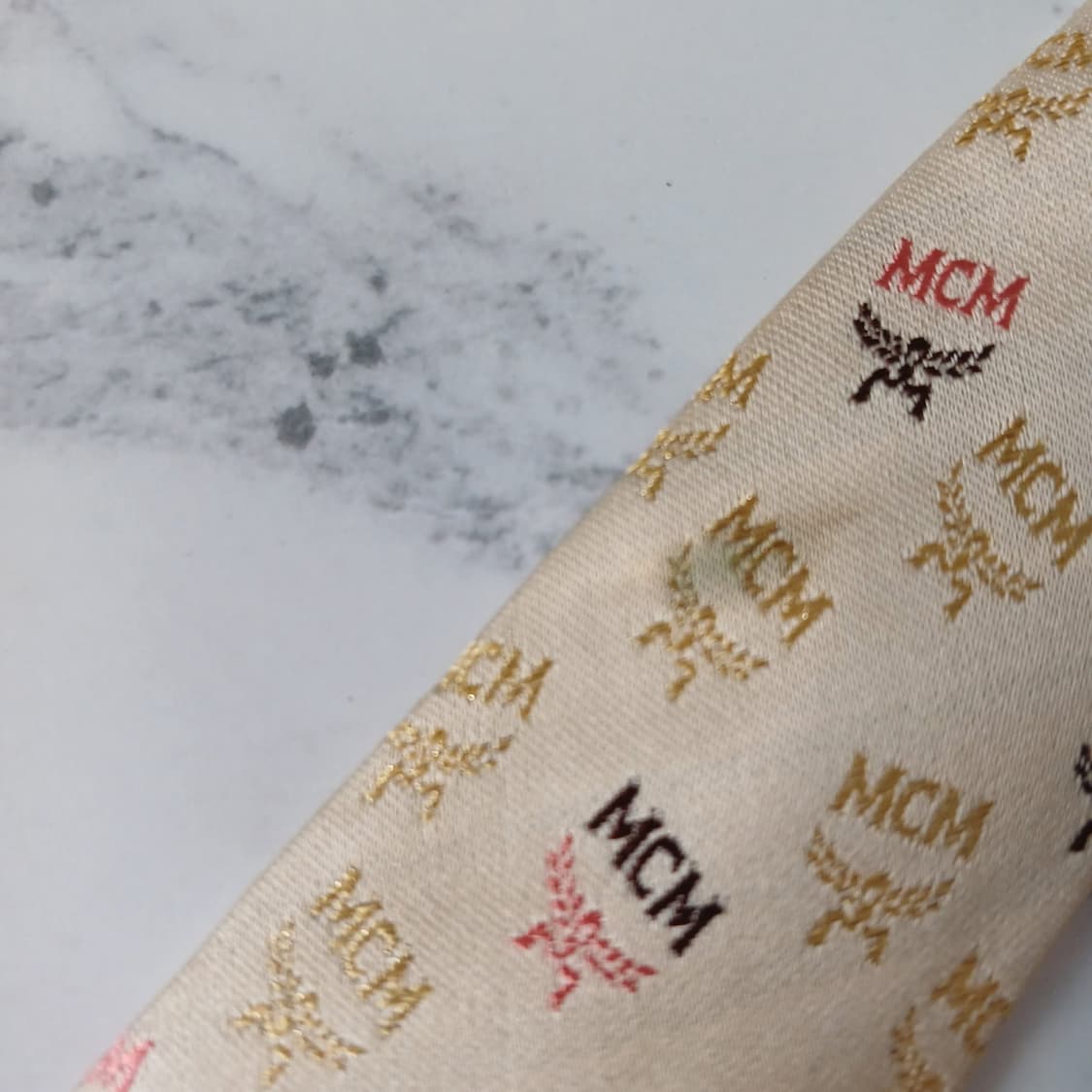 MCM 엠씨엠 실크 옐로우 로고 패턴 넥타이 9cm B등급 E874 상품이미지8