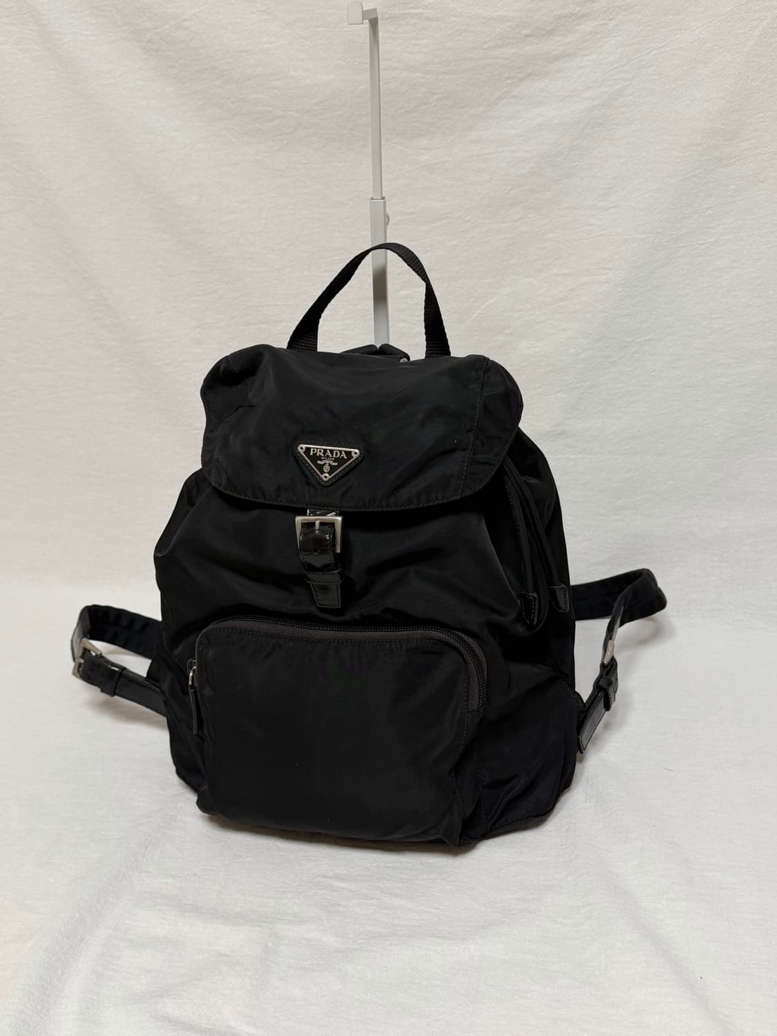 정품 프라다 포코노 나일론 원포켓 백팩 블랙 상품이미지3