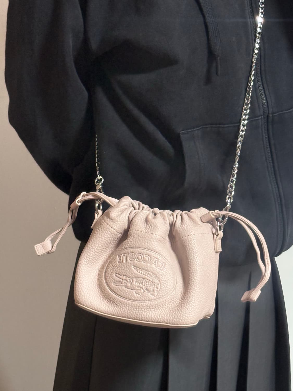 라코스테 딸기우유 엠보 로고 스트링 미니 체인백 상품이미지2