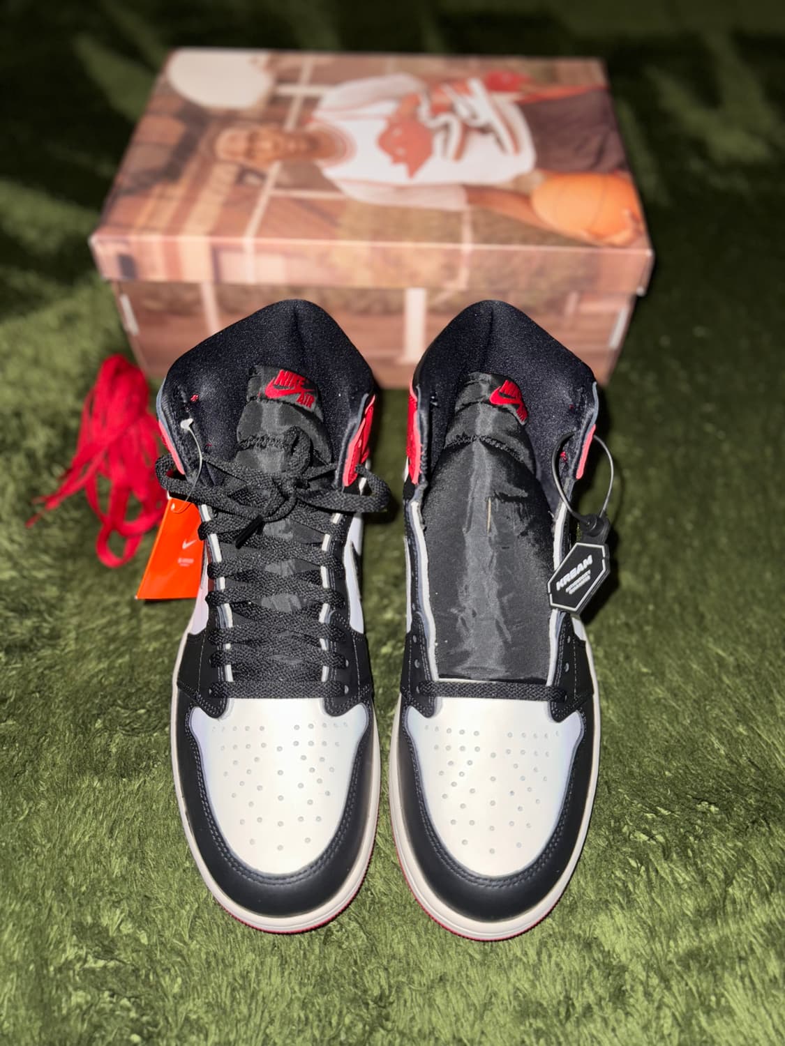 [300] 조던 1 레트로 하이 OG 블랙토 상품이미지2