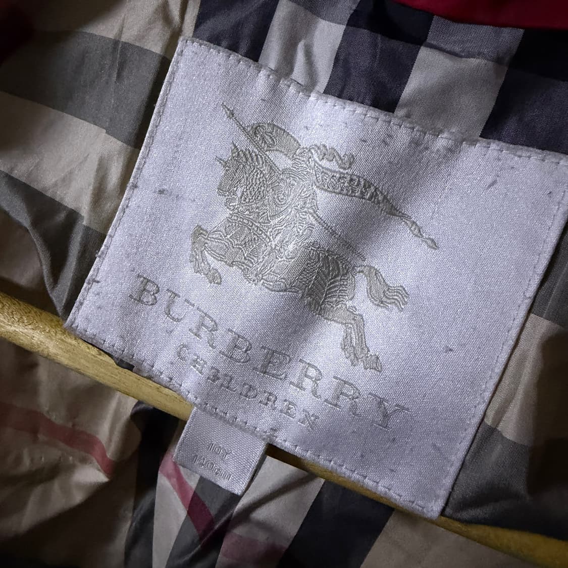 버버리 아동 패딩 점퍼 레드 (10세, 140cm) 상품이미지9