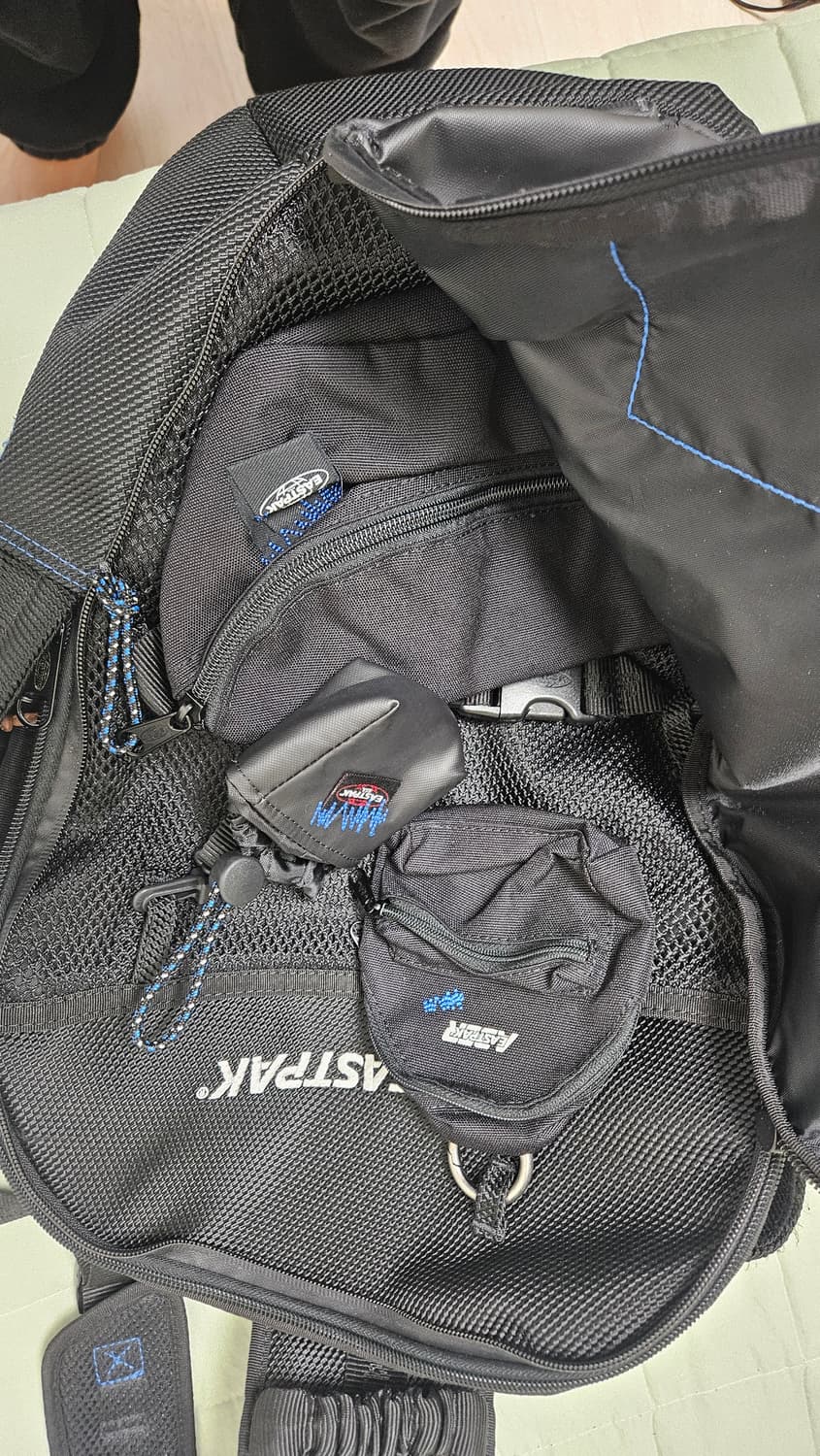 아더에러 이스트팩 백팩 상품이미지2