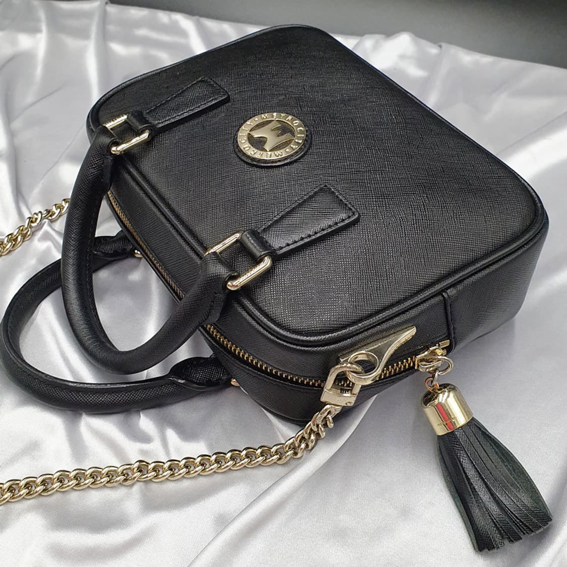 메트로시티 태슬장식 체인 사각 크로스백 중고 가방 은피아노 상품이미지5