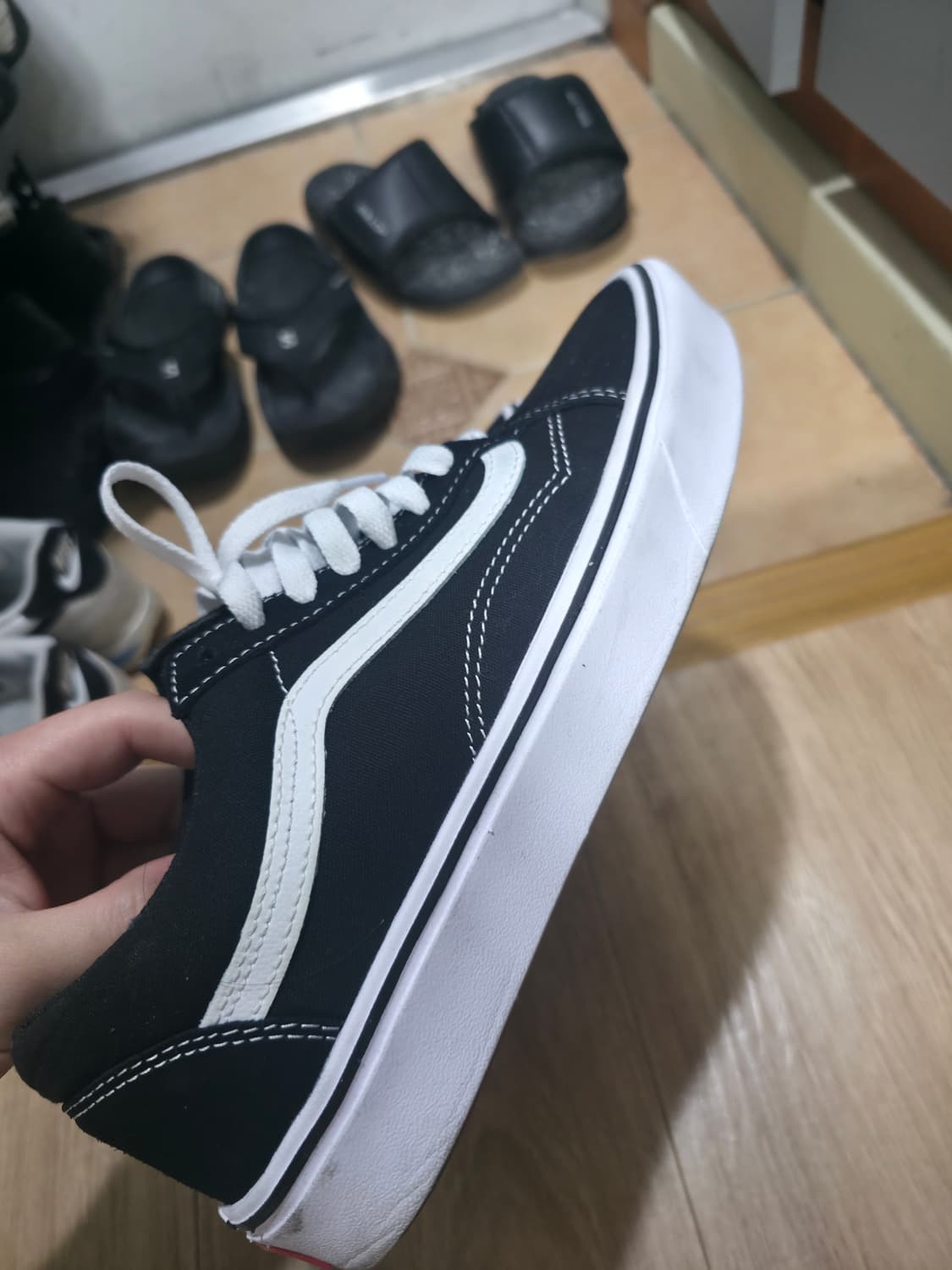 반스 올드스쿨 블랙 컴피쿠시 270 상품이미지4