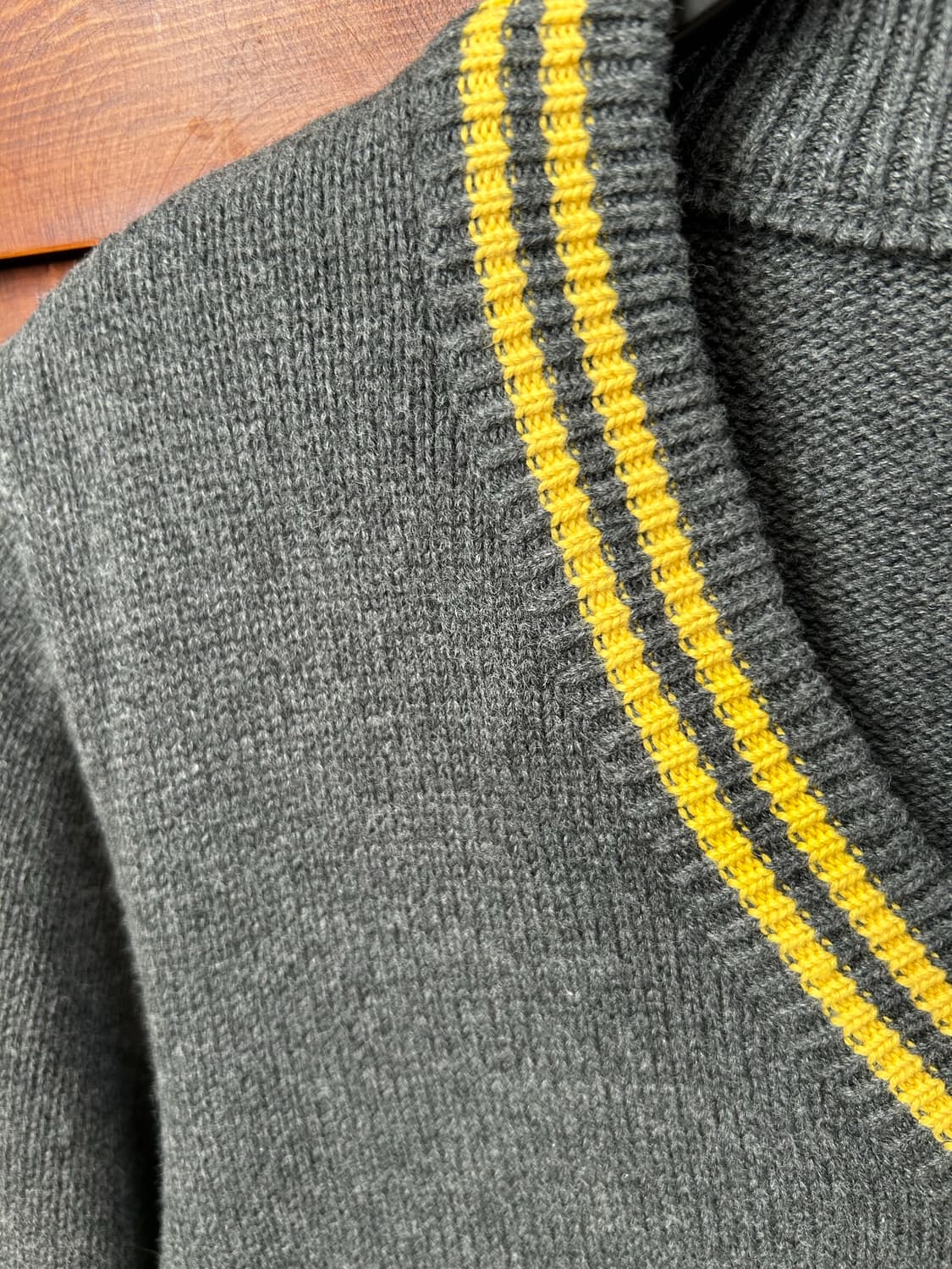 옐로브이넥 상품이미지2