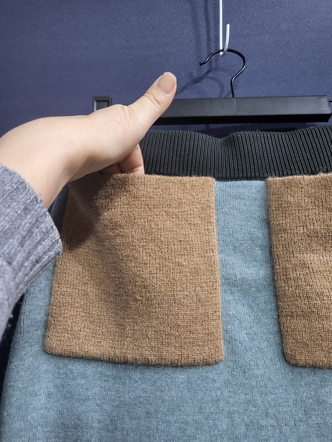 코스 울 모헤어 패치 포켓 니트 스커트 상품이미지2