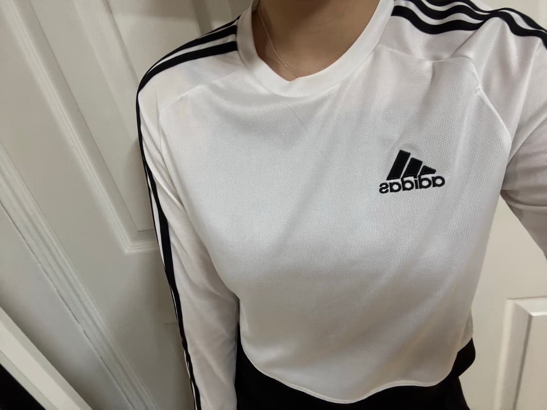 아디다스 흰검 크롭 롱슬리브 상품이미지5
