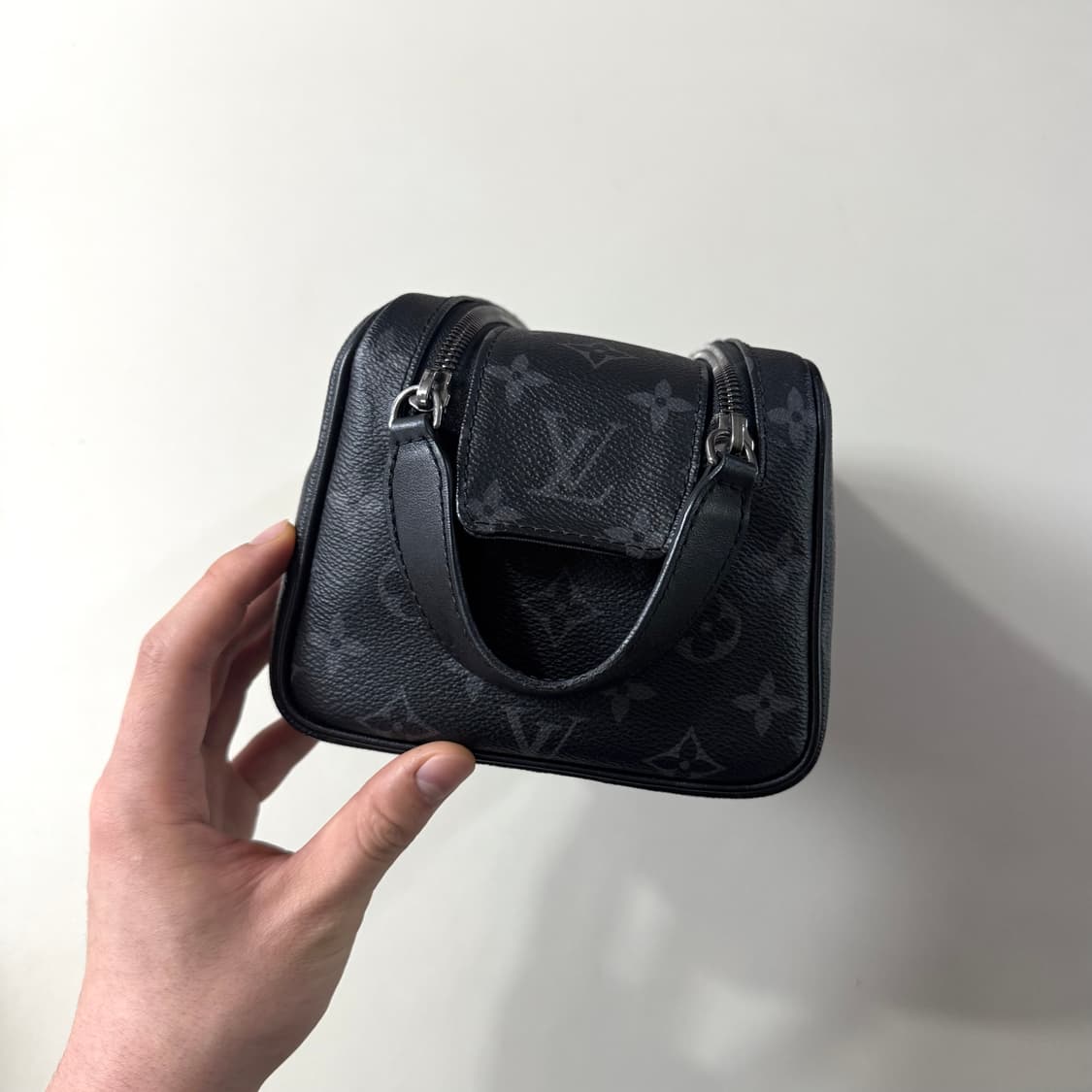 [백화점판/당일출고]루이비통 이클립스 돕키트 클러치 상품이미지3