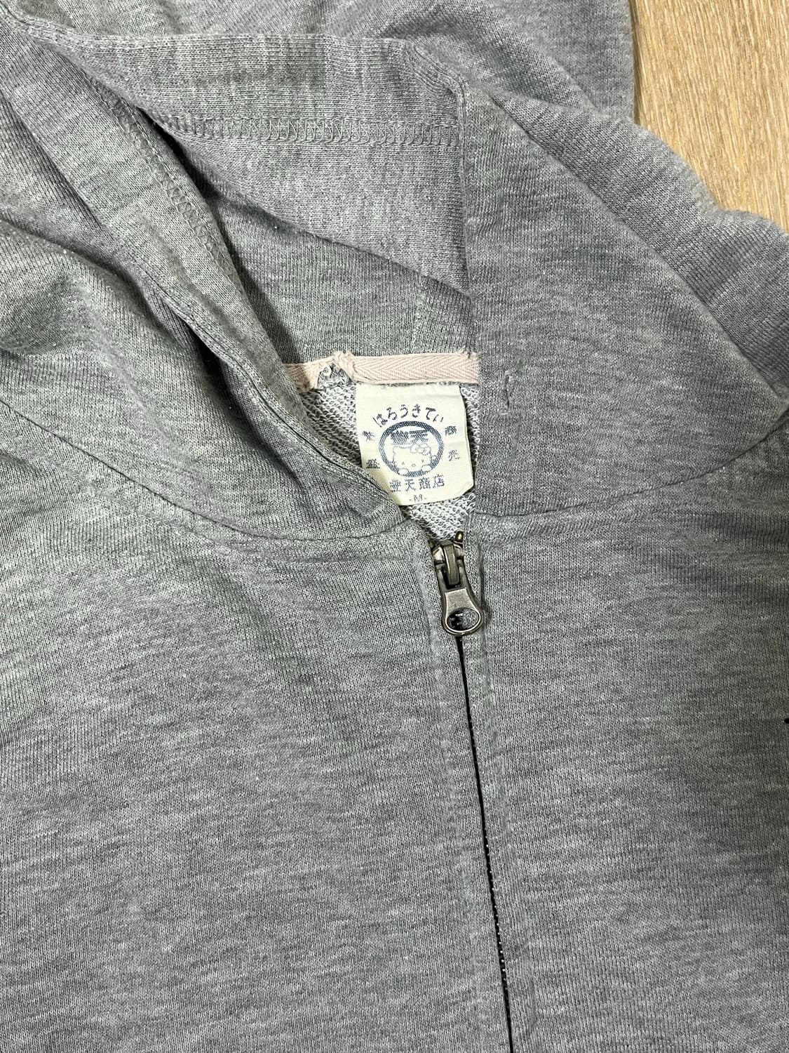 Sanrio 비부타 & 헬로키티 콜라보 후드집업 상품이미지4