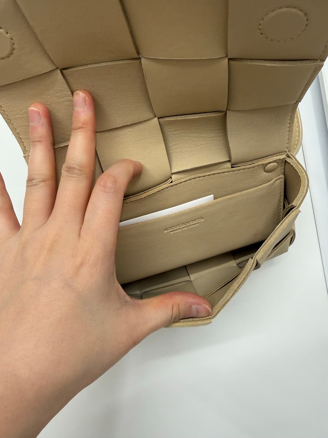 보테가베네타 카세트백 스몰 베이지 상품이미지6