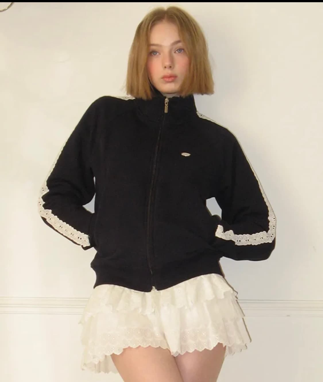 론론 SIDE LACE SWEAT TRACK ZIP UP NAVY 상품이미지1