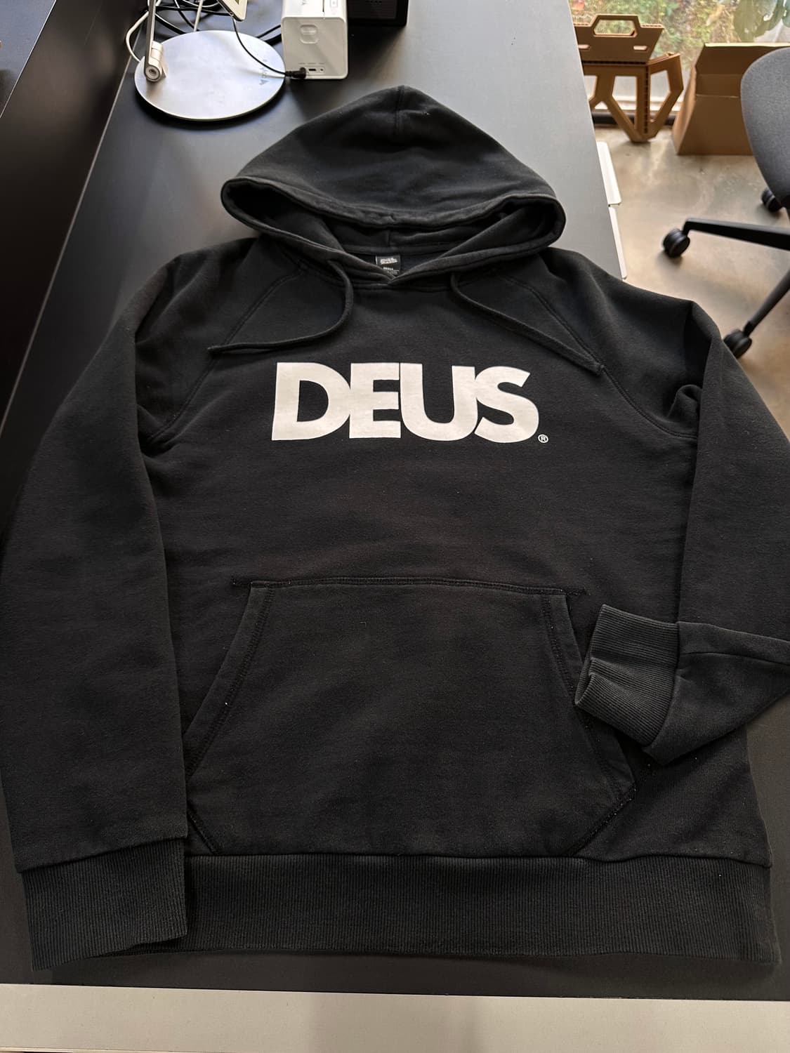 데우스 엑스마키나 빅로고 올캡스 후드집업 상품이미지4