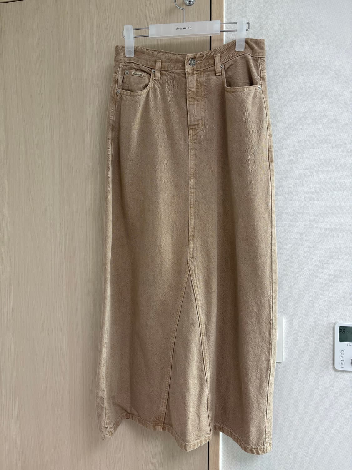 강민경 아비에무아 데님 롱스커트 베이지 상품이미지3