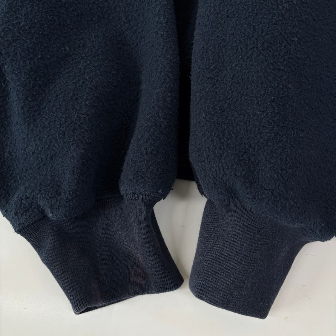 슈프림 23FW 인사이드아웃 맨투맨 네이비 상품이미지5