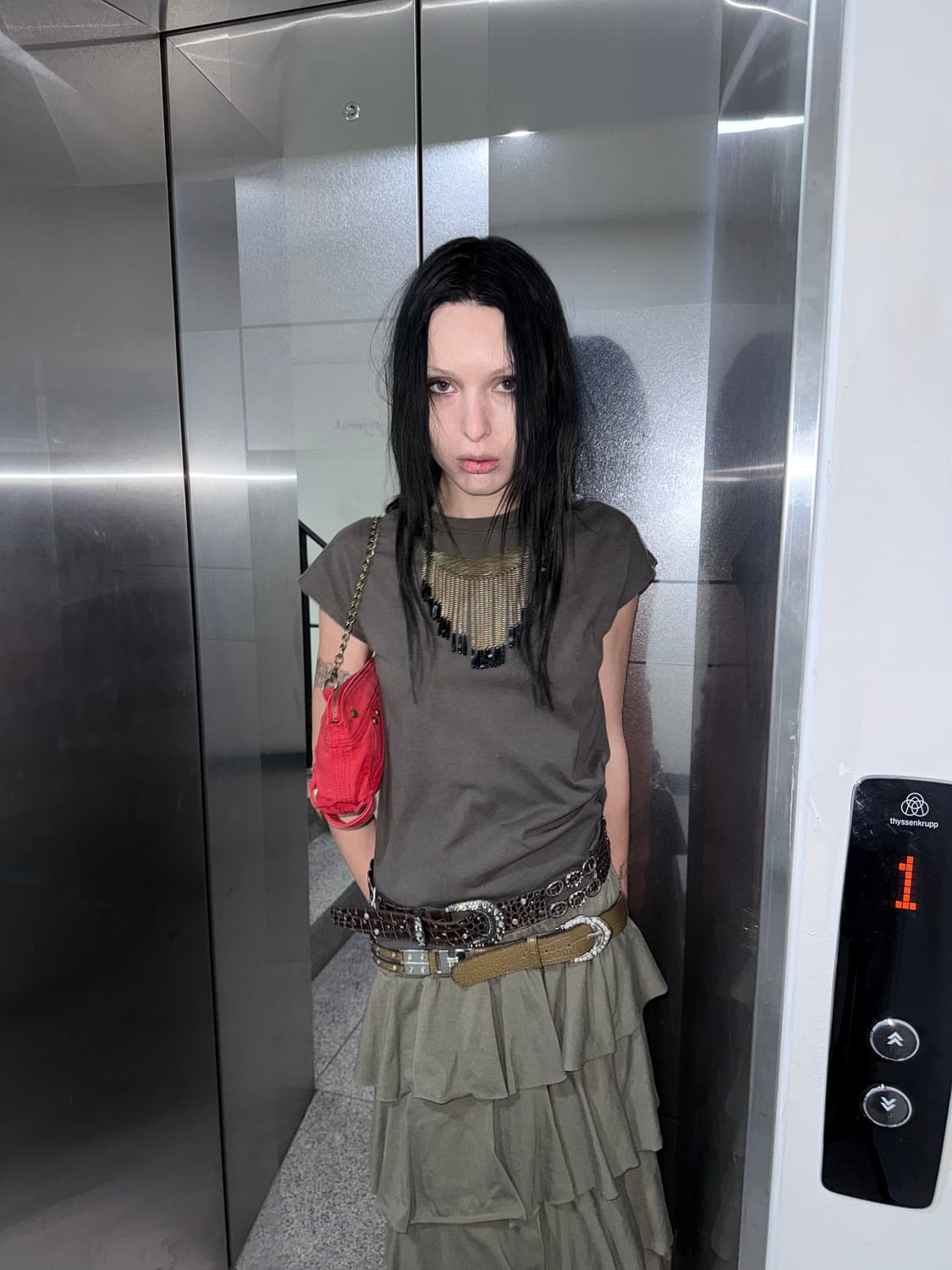 strap back t-shirt 상품이미지4