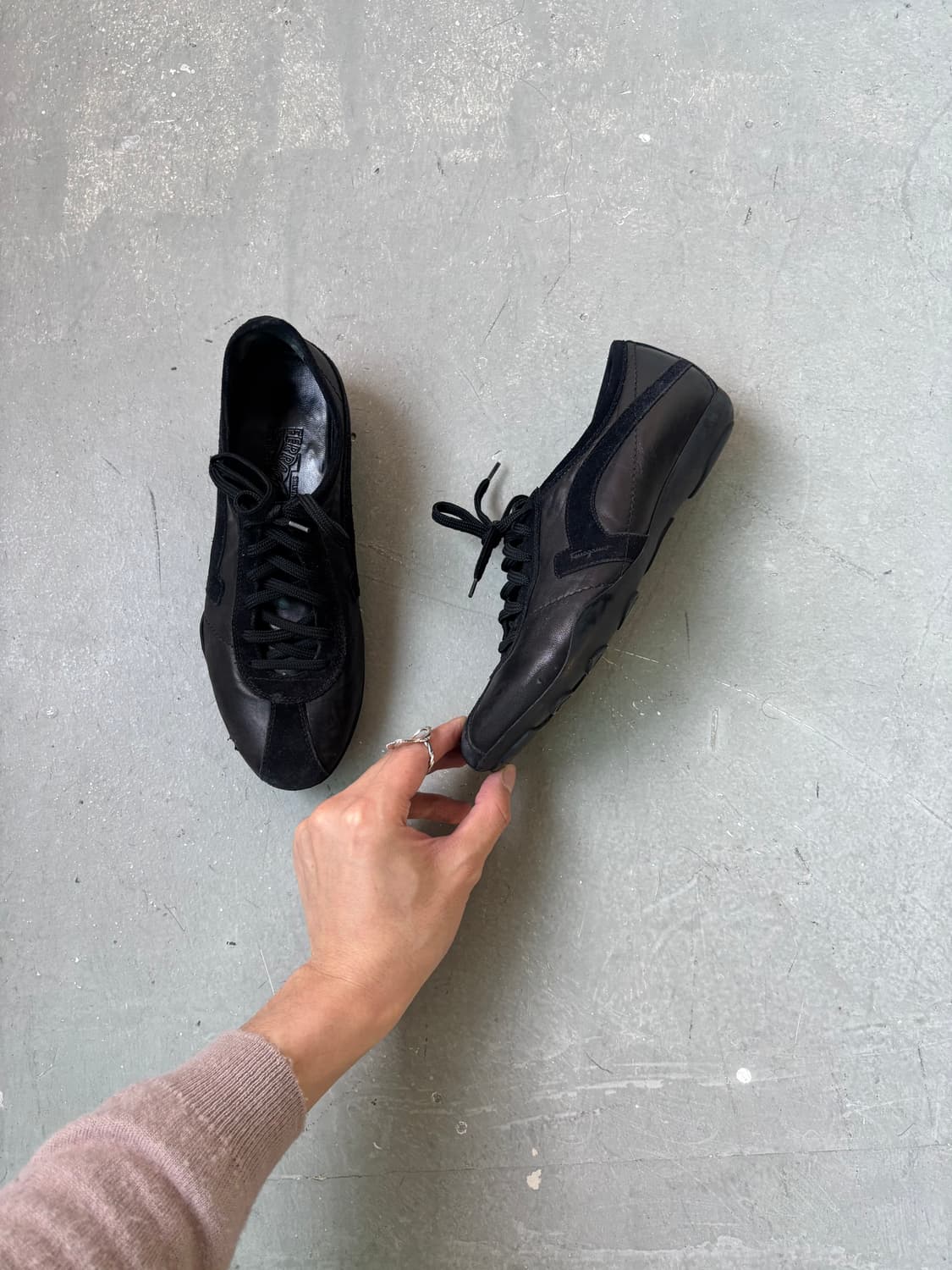 페라가모 플랫 스니커즈 상품이미지4